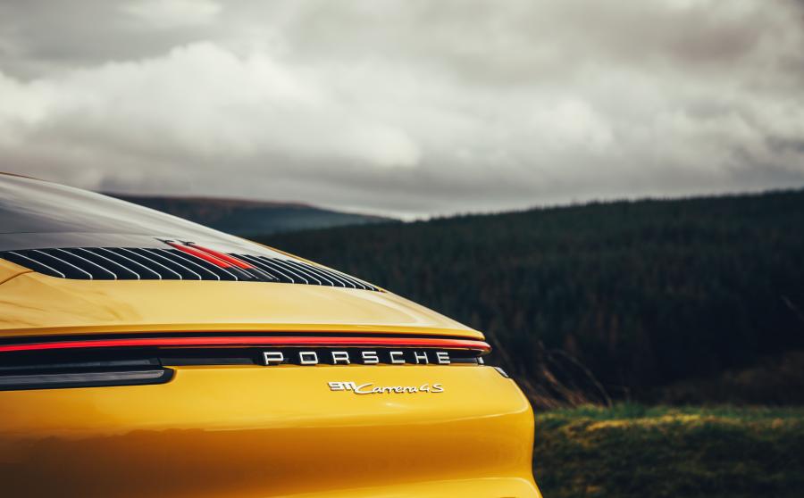 Детали экстерьера Porsche 911 Carrera 4S (992) 2019 года  (UK) (фото 4 из 40)